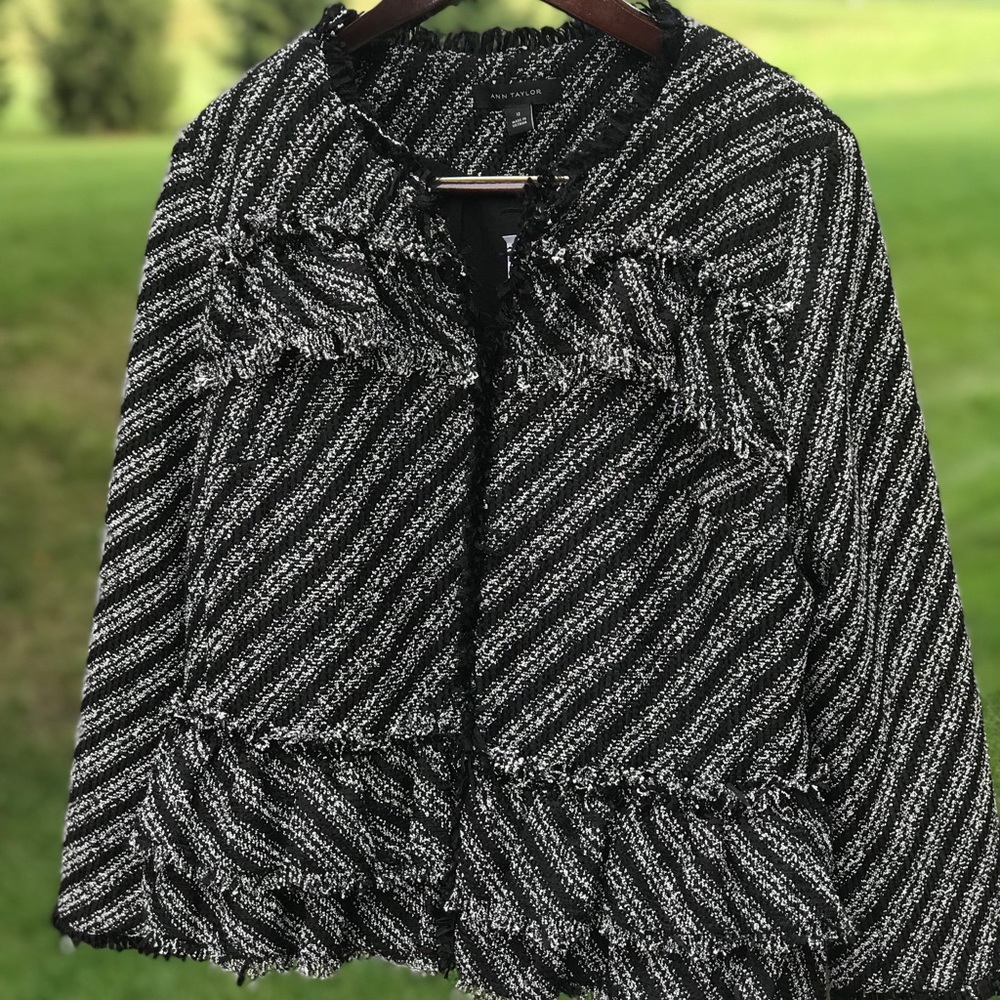 Ann Taylor NWT Size 12 Lined Jacket Black & White